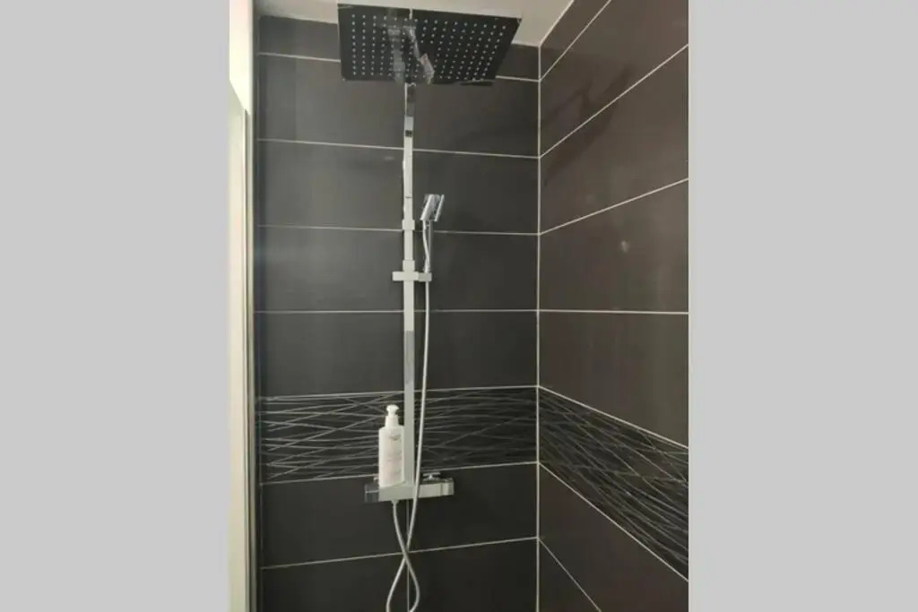 Logement entier+ jardin privé et parking 2places