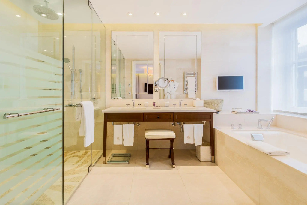 The Ritz-Carlton, Montreal