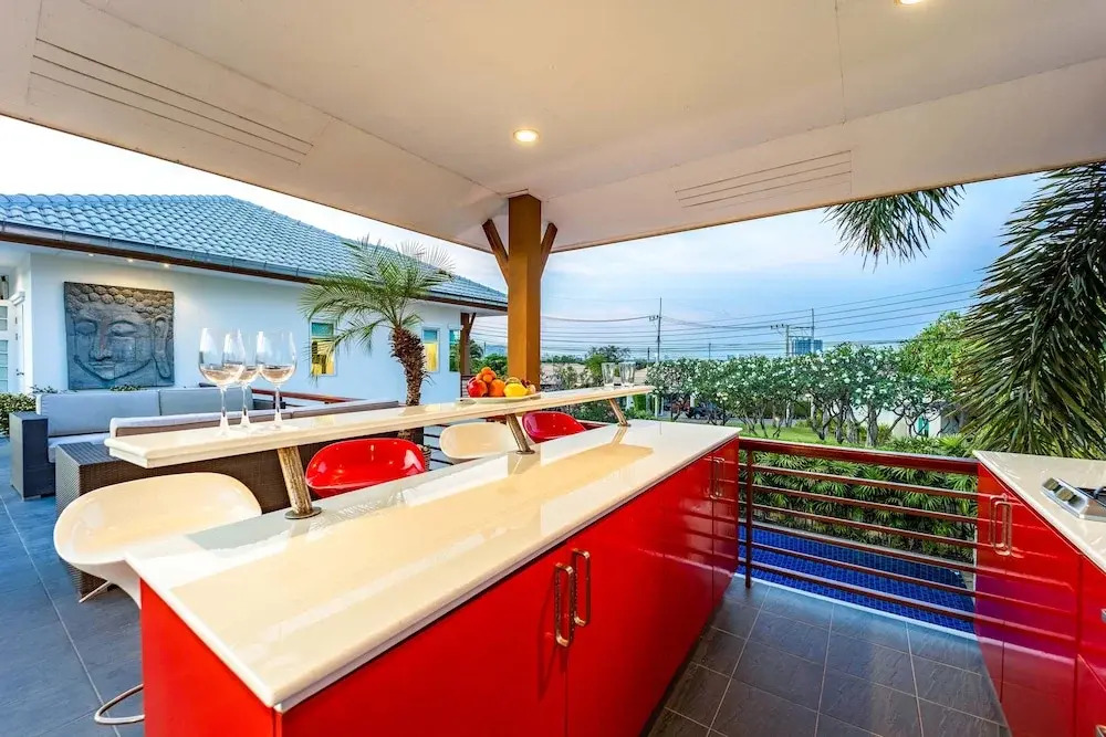3 Bedroom Pool Villa in Great Location STV