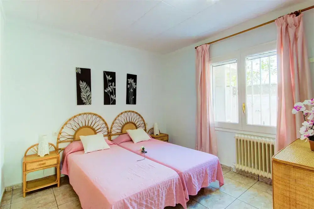 House in Empuriabrava With Private Pool