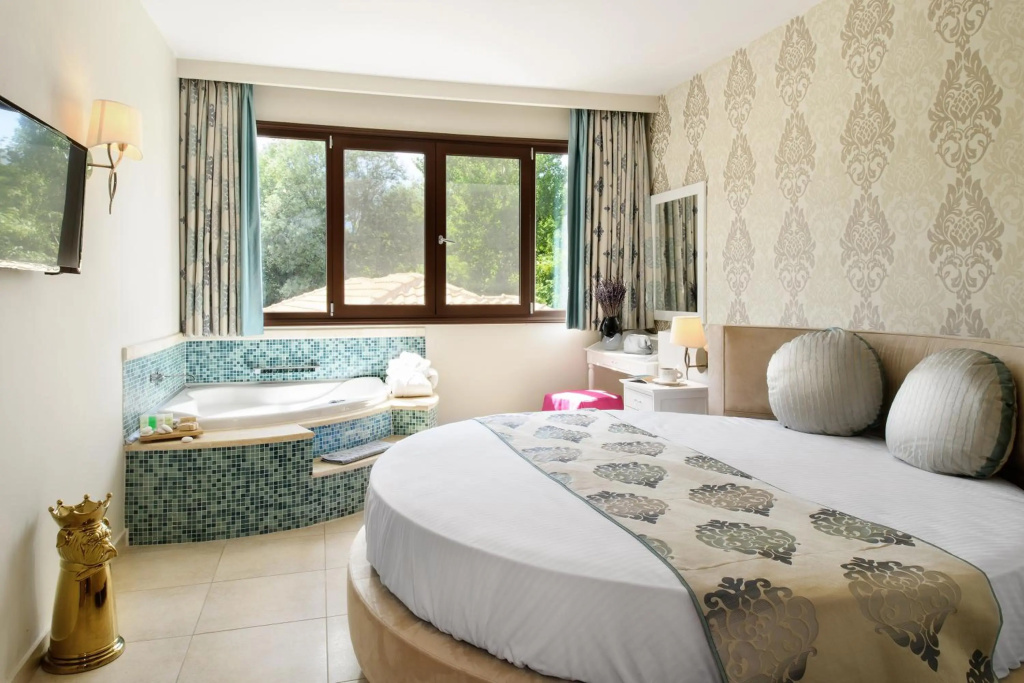 Alexandra Golden Family Innovation Resort
