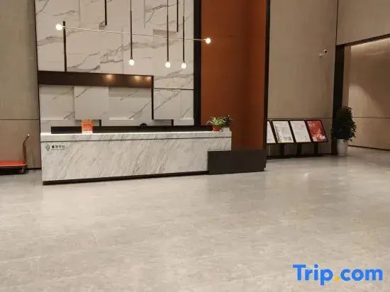 Lanjing High Altitude River View Hotel (Wuyi Square Peiyuanqiao Subway Station)