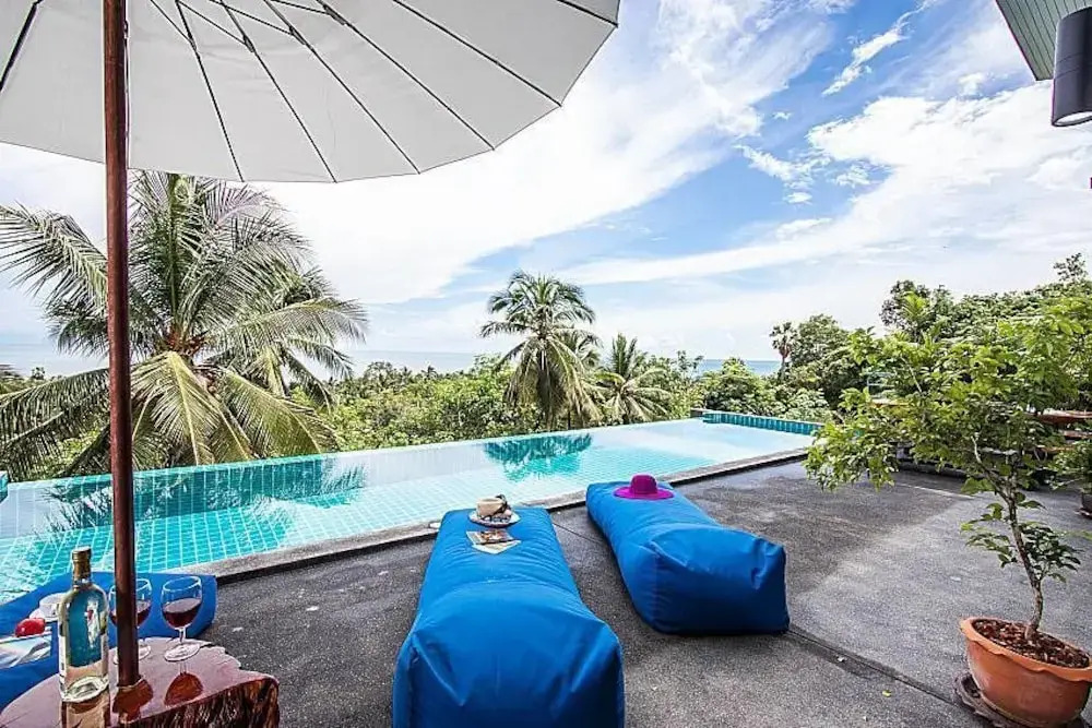 Paritta Sky Villa A 2 villas with 3 beds each
