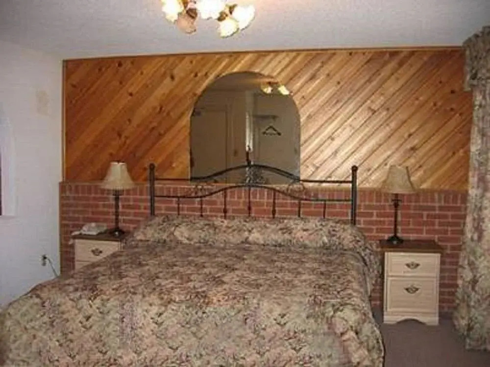 Motel 400 & Suites