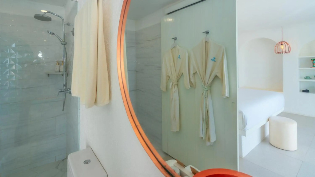 Loccal Collection Hotel Komodo