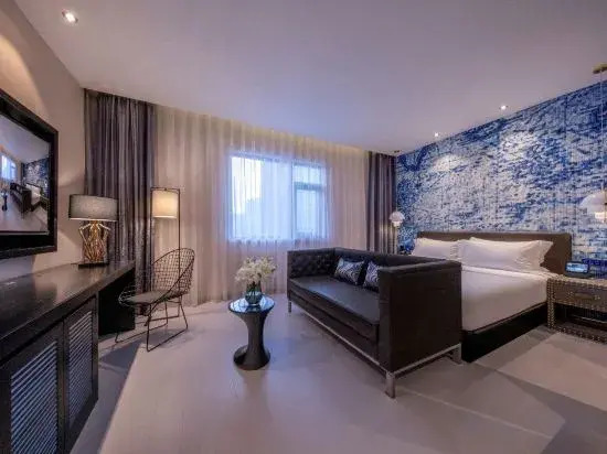 Crystal Hotel Shanghai Lujiazui Oriental Pearl Tower