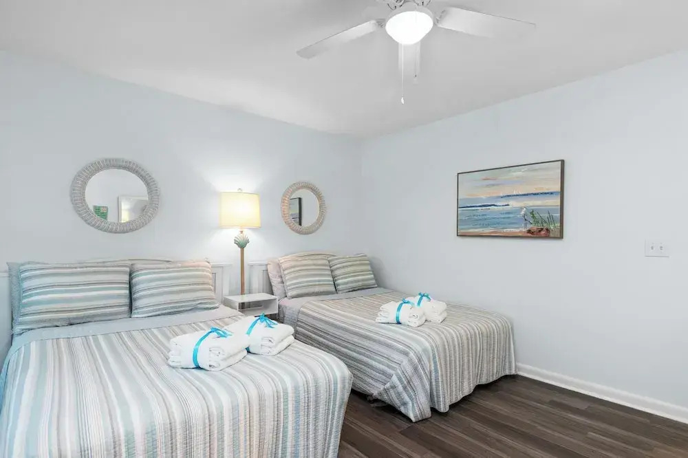 Searenity Awaits: 2-bd, 2-ba Coastal Escape! Perfect for 5! Pet Friendly!