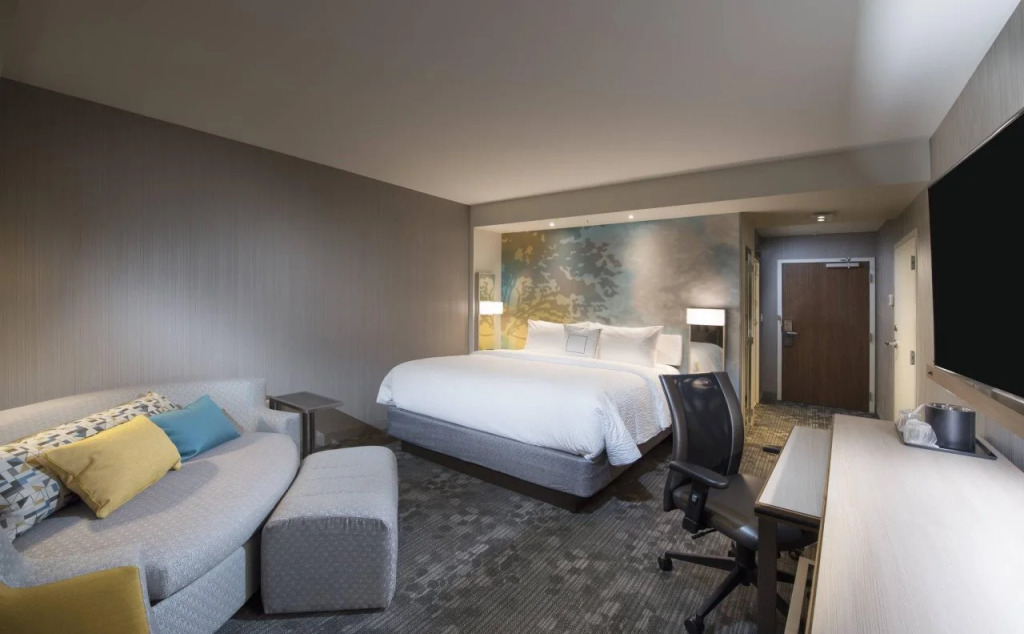 Courtyard by Marriott Atlanta Alpharetta/Avalon Area