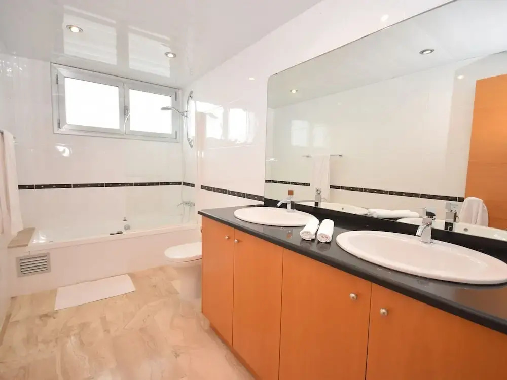 Villa With Private Pool and Beautiful sea Views and a Perfect Location