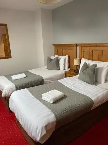 Dingle Marina Lodge