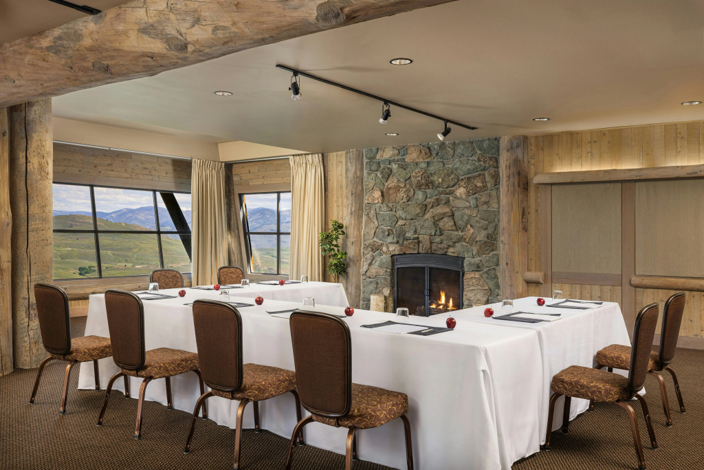 Sun Mountain Lodge
