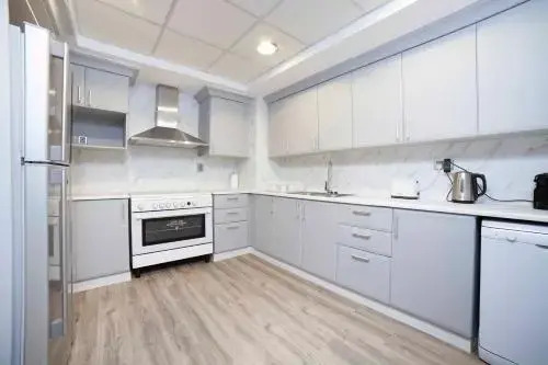 2BR ON PALM JUMEIRAH SHORELINE 20 - With Beach Access & a Complimentary Golf