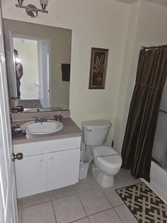 3br, 2.5ba Townhome W/ Lake View, Sunny Rear Yard 3 Bedroom Townhouse by RedAwning