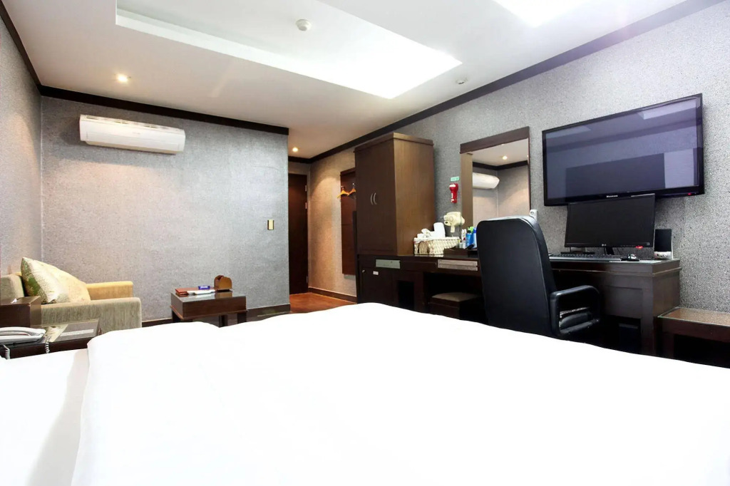 Luxury Hotel