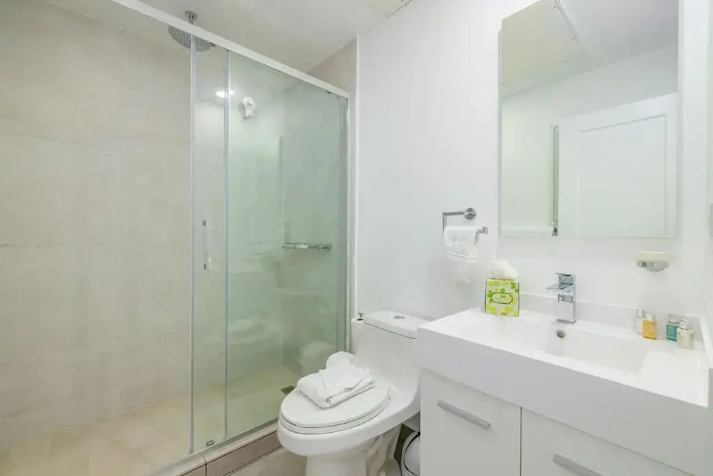 HH-2BStd614 - All shades of Blue OCEANFRONT luxury condo,
