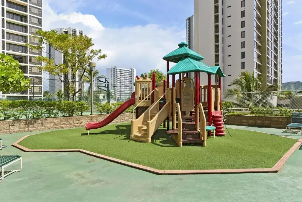 Waikiki Banyan #3205-T2