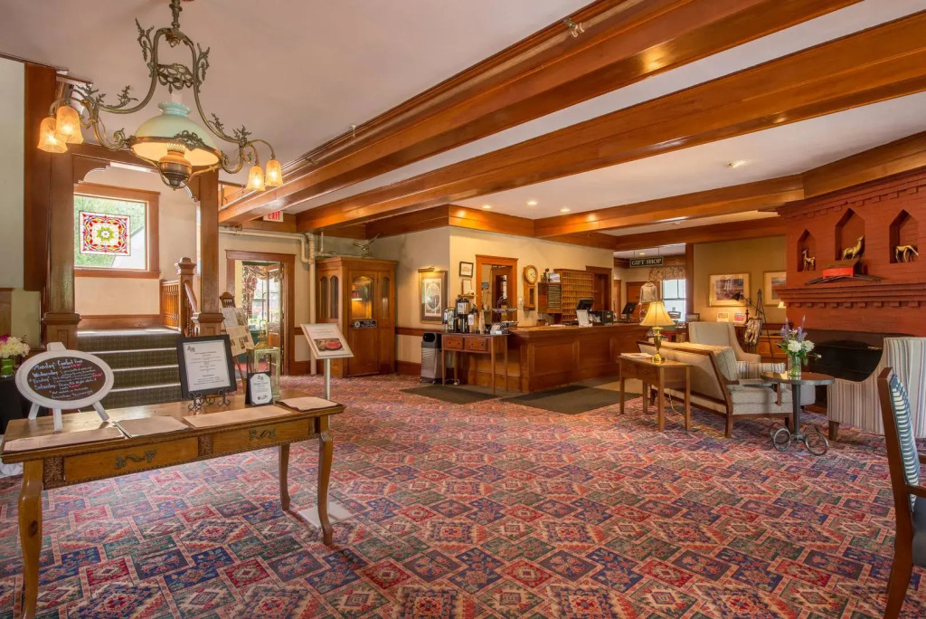 Eagle Mountain House and Golf Club