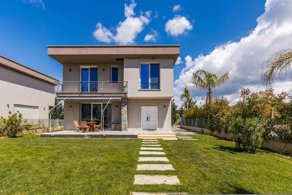 Garden Breeze Stay Villa 1 - Gala Residence by PikHost