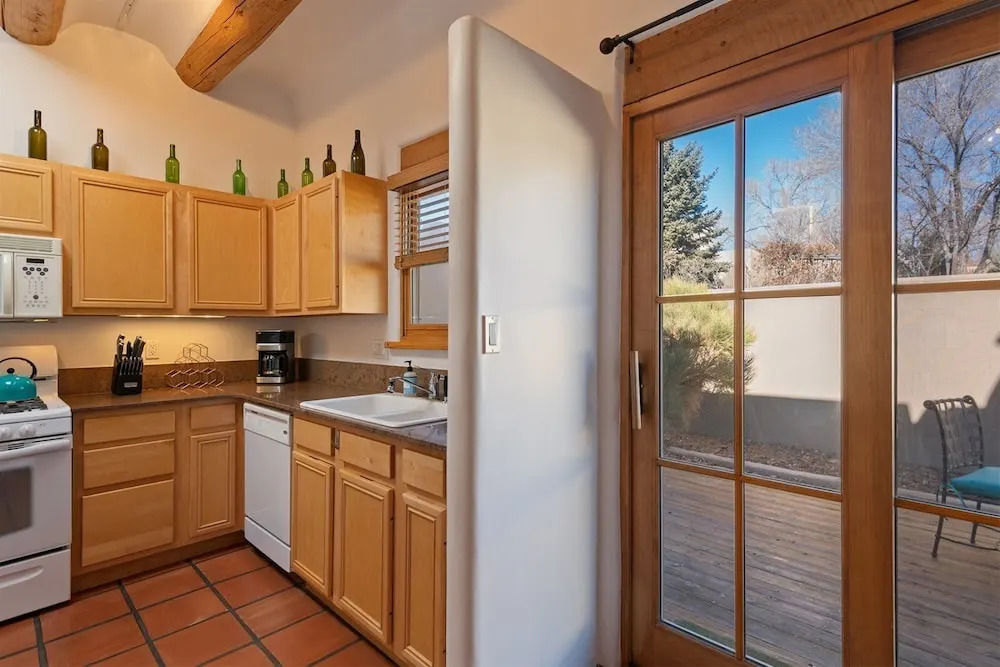 Casa Pico - Ideal Location, Fantastic Workspaces, Perfect Patio