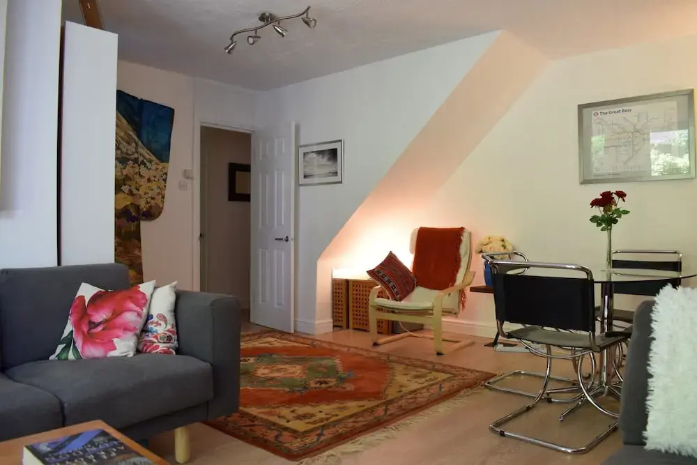 2 Bedroom Home in Angel