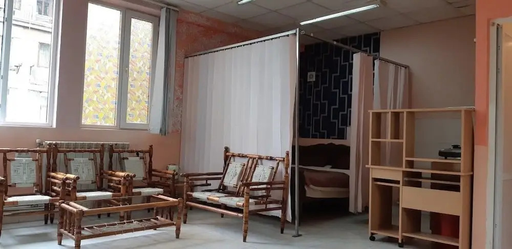 Full House Hostel