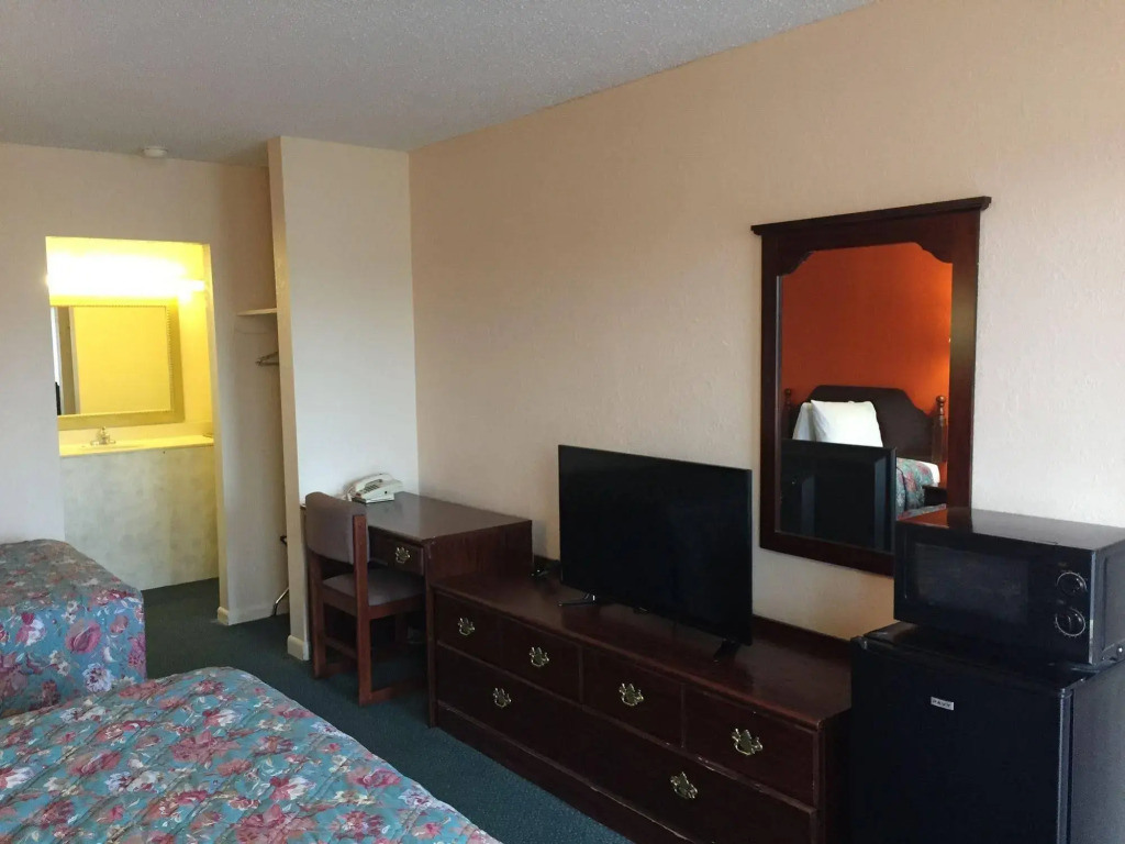 Economy Inn