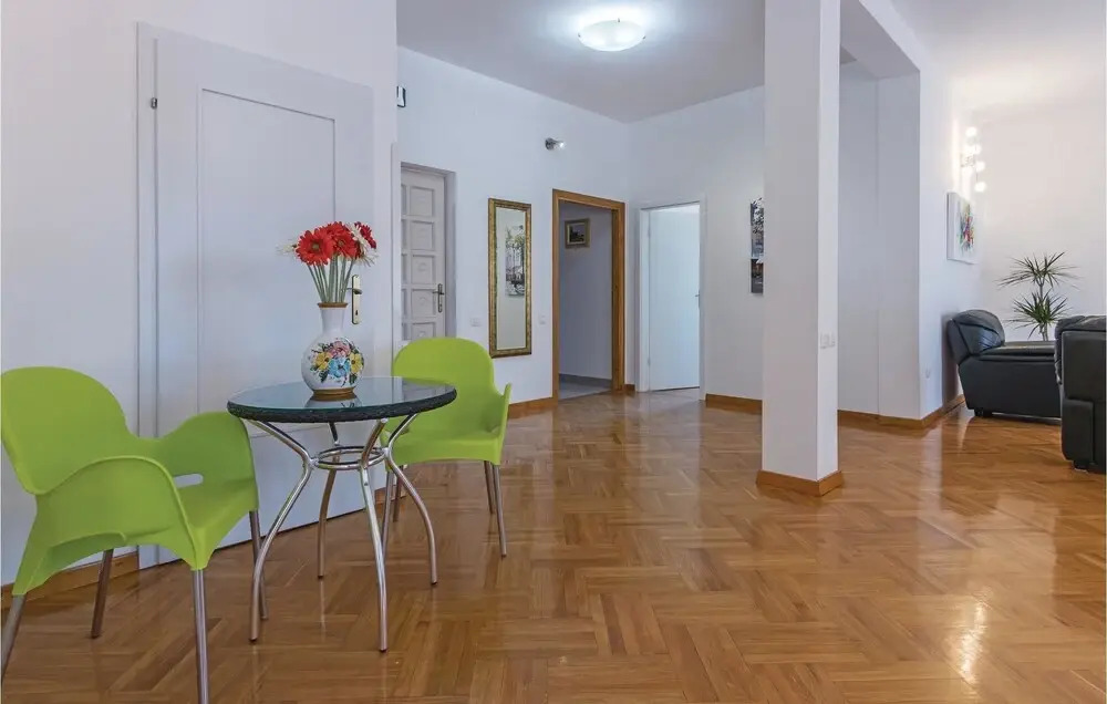 Stunning Apartment in Medulin With 4 Bedrooms and Wifi