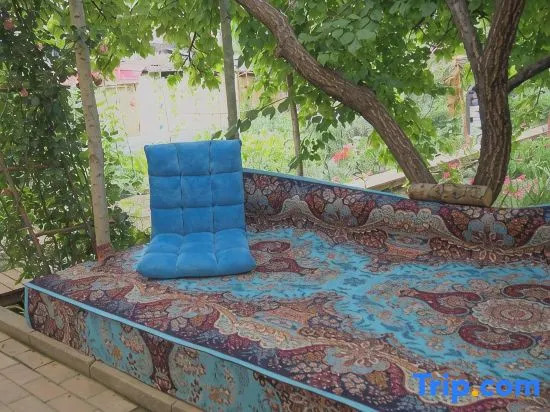 Plow-and-Read Homestay