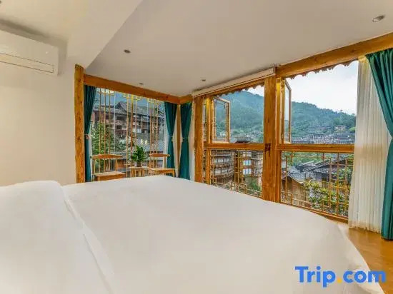 Yunshe Homestay in Qianhu Miao Village, Xijiang