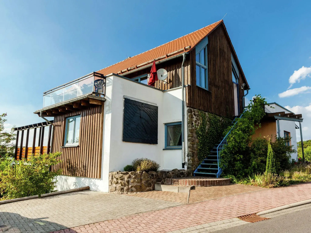 Villa mit Sauna und Garten