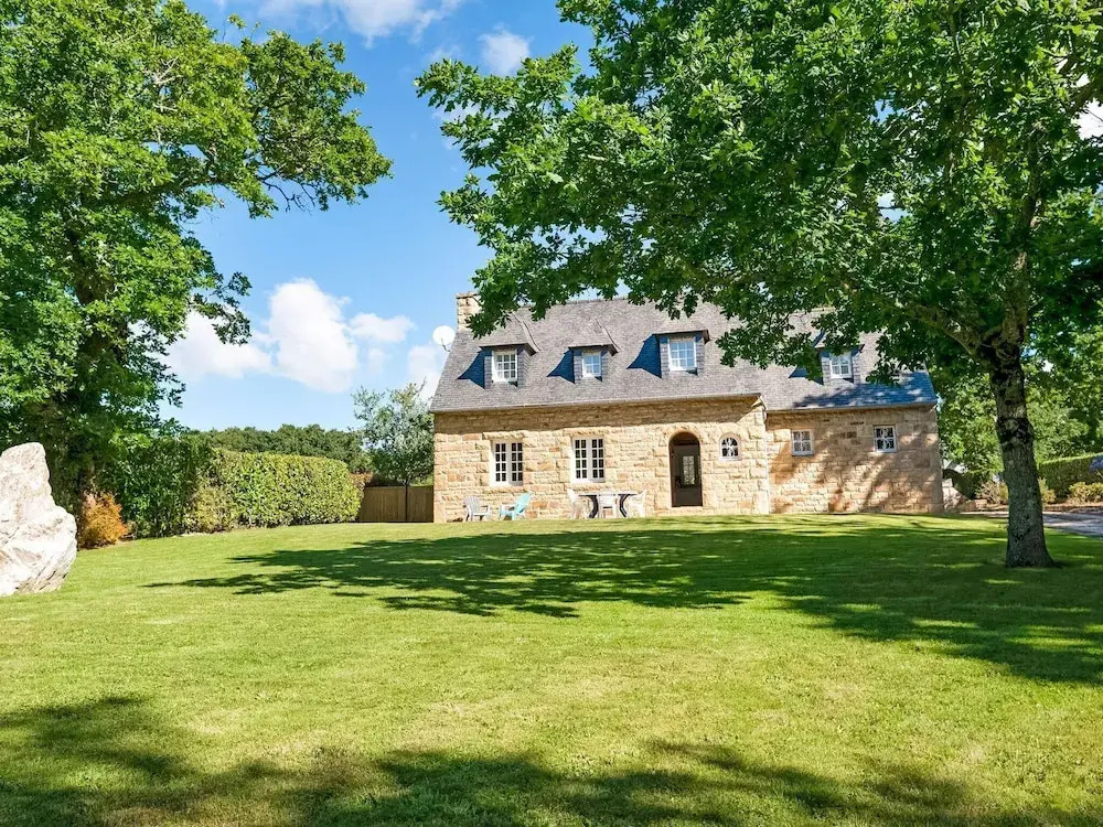 Coastal Home in Logonna-Daoulas