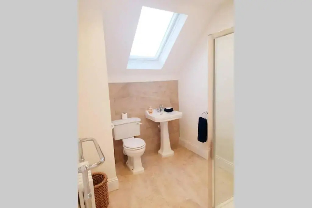 Large 2 ensuite bedroom flat with lovely views