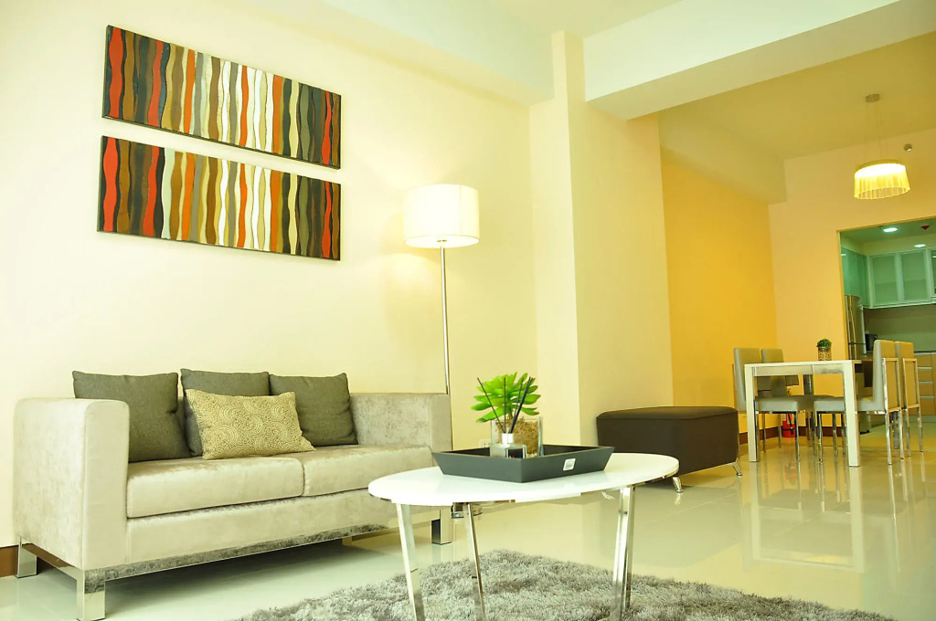 CSuites at Two Central Residences