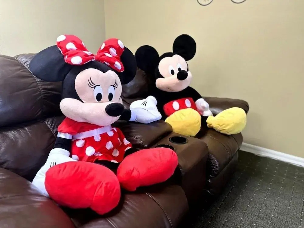 Wow! Themed Home 4 Bd Pool 12 Miles To Disney 4 Bedroom Villa by Redawning