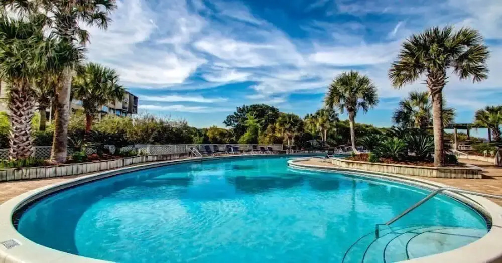 1105-beach-walker