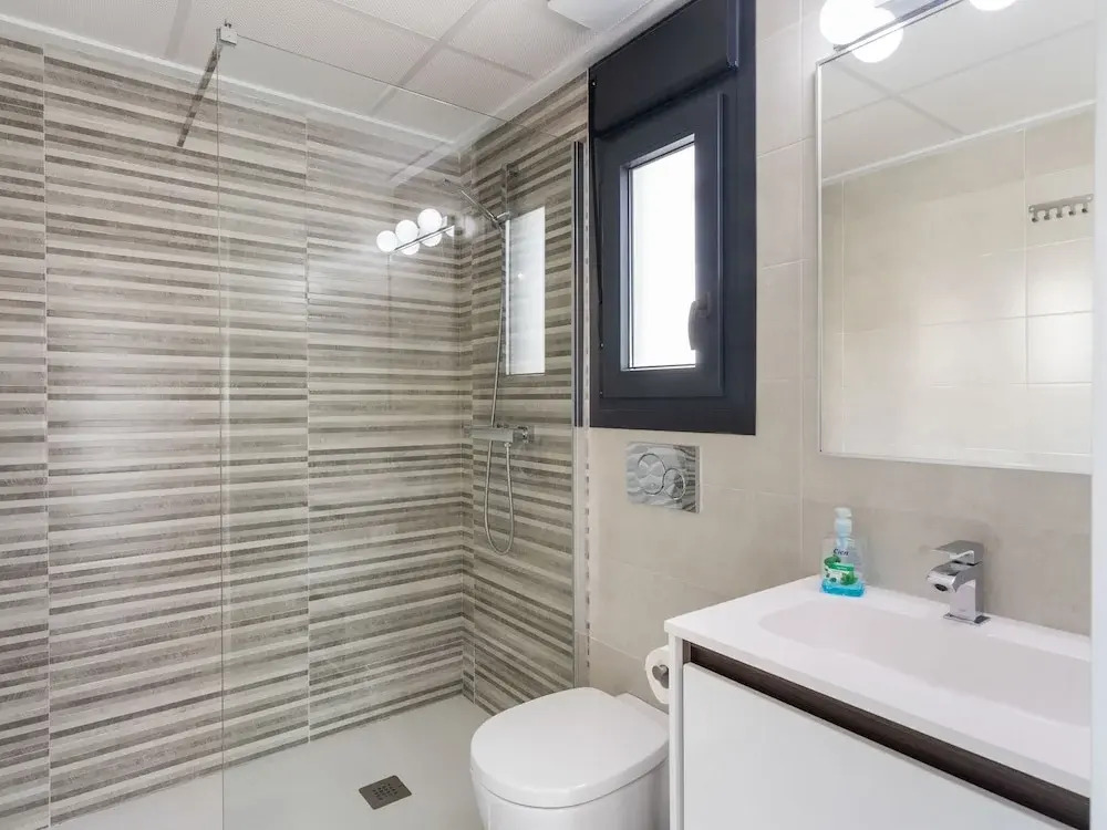 Airy Villa near Golf & Dining