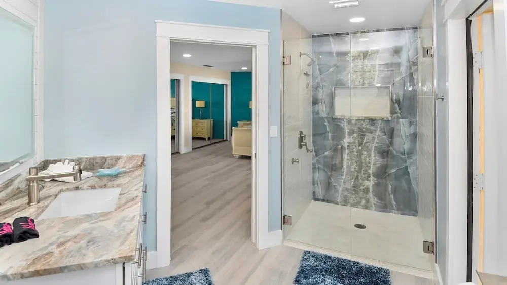 Just Chill Modern Canal Villa w Heated Pool