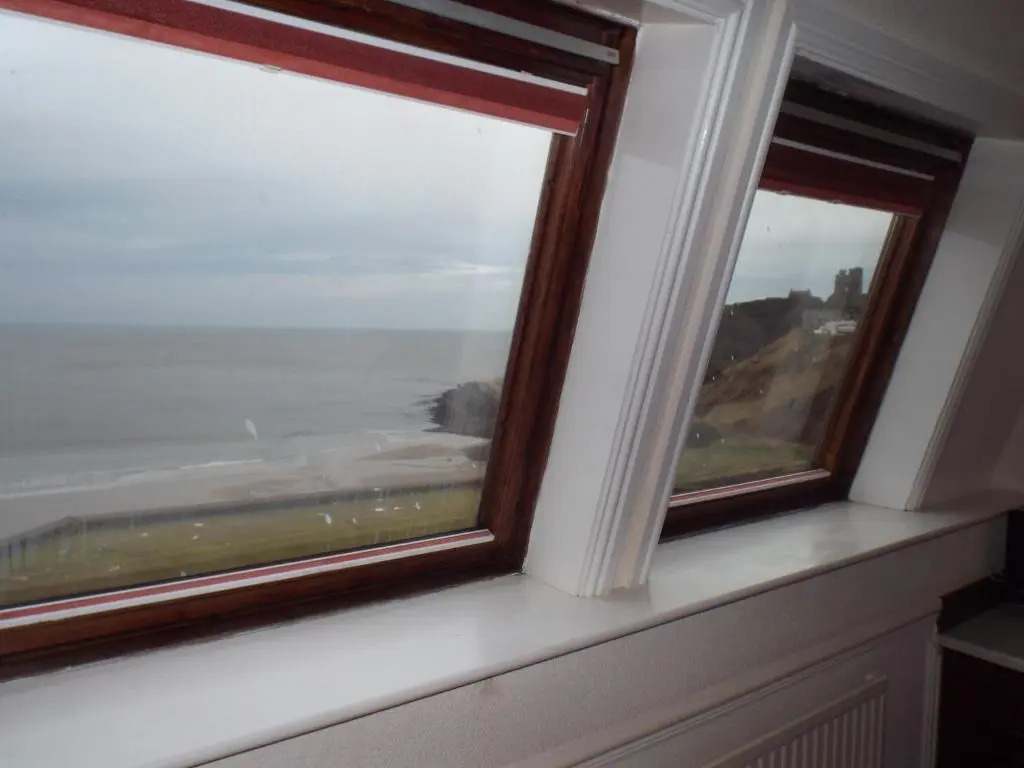 Delmont Hotel & View Restaurant