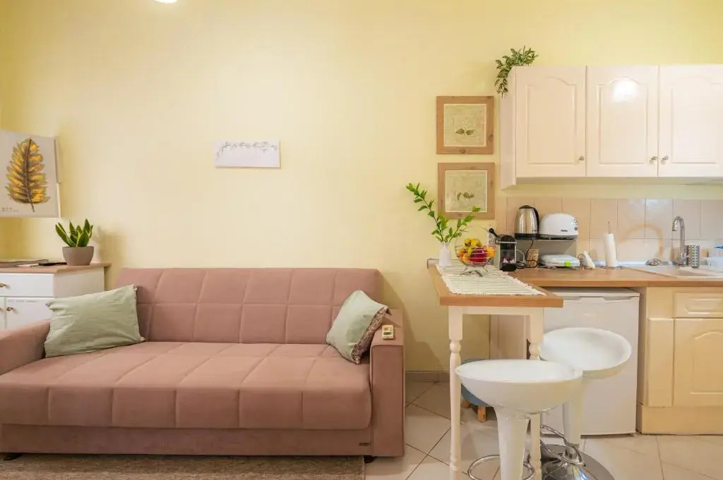 San Nikolas Studio 16