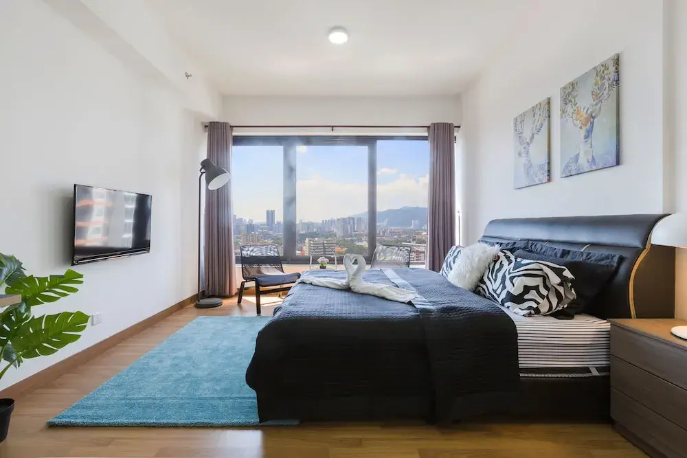 Tropicana 218 Macalister Snooker 3bedrooms by KS