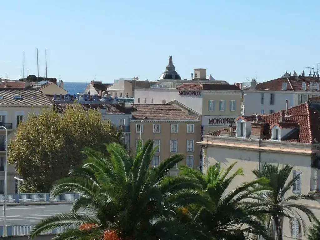 Superb Penthouse in Centre of Cannes Stunning Views Air-conditioning Internet Near the Palais - 532