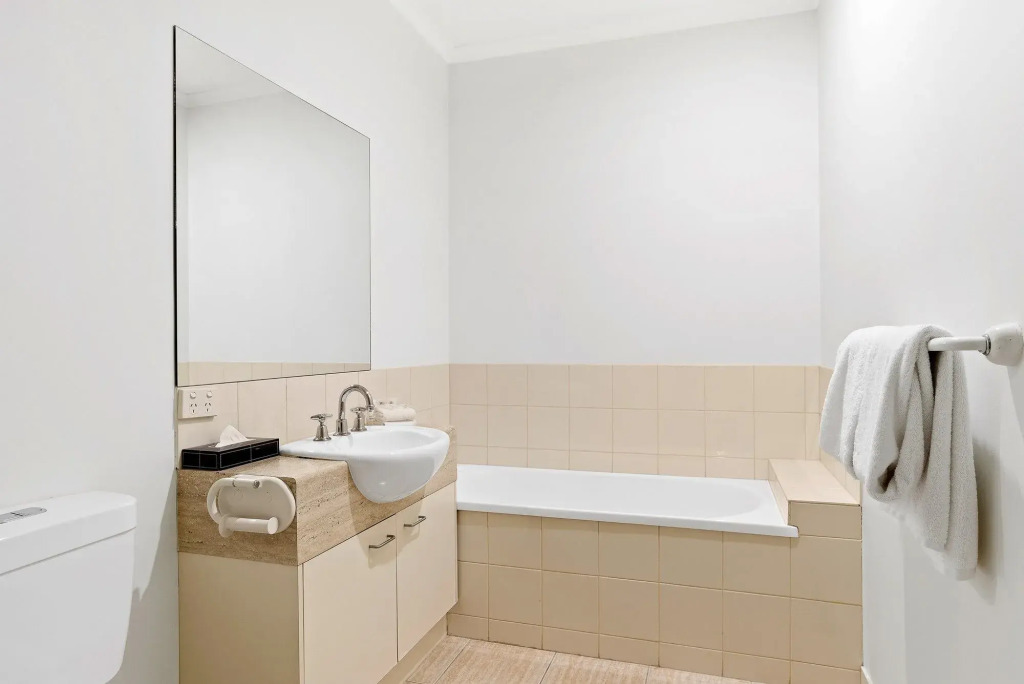 MainStay Suites Kew