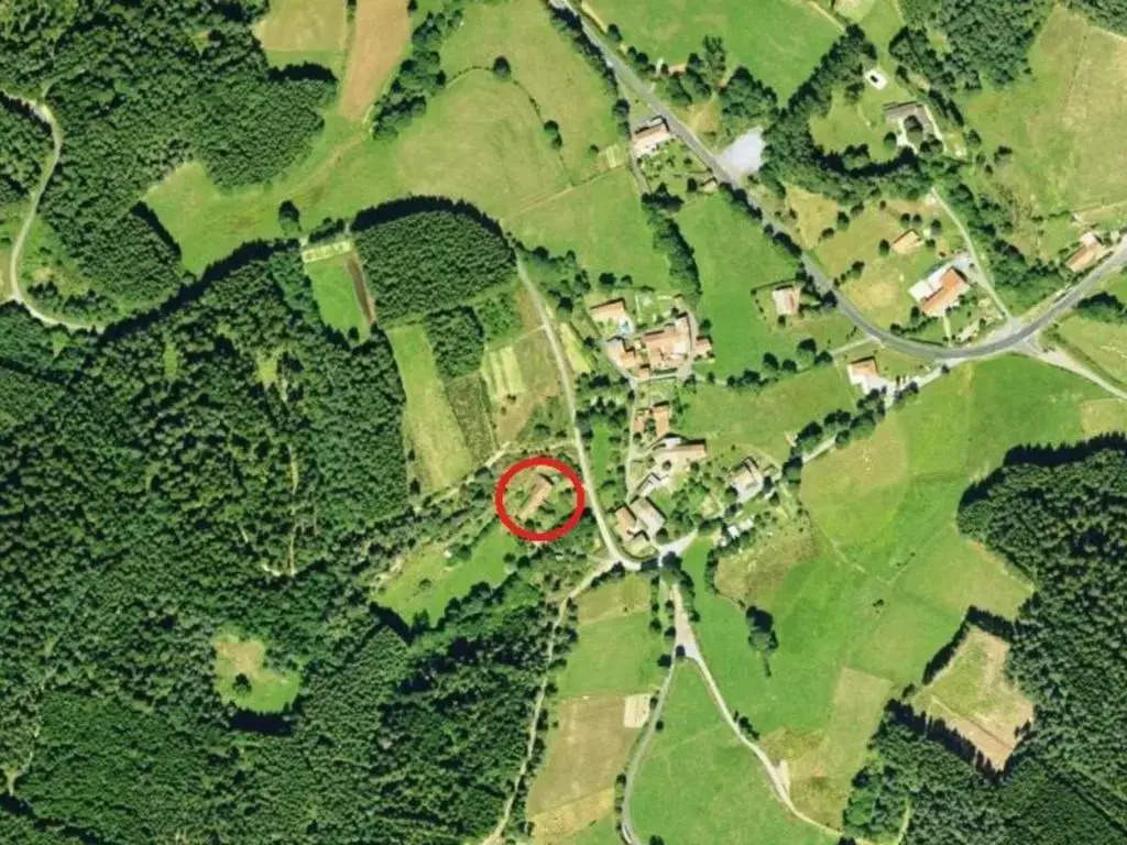 Grande maison en pierres avec jardin, proche dun bourg médiéval, animaux acceptés - FR-1-582-161