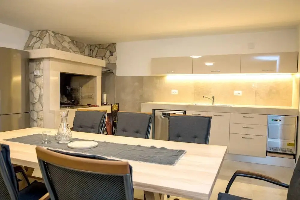 Spacious Villa with Private Pool in Dubrovnik