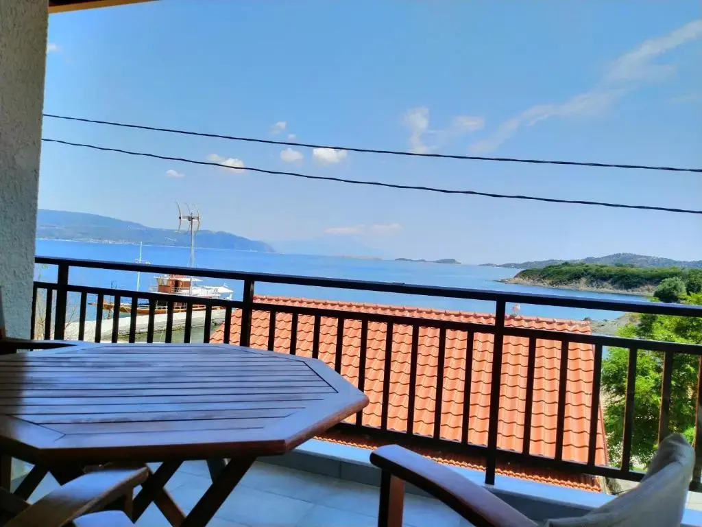 Gianni's Apartment By The Sea