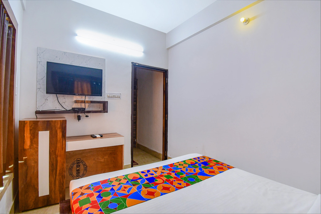 FabHotel New Dream Palace - Nr Acropilose Mall And Ruby Hospital