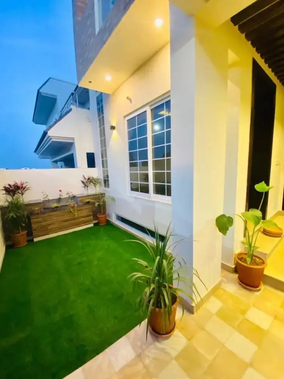 Continental boutique House