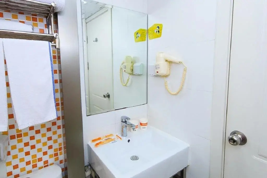 Home Inn Hangzhou Xiasha Gaosha Metro Station