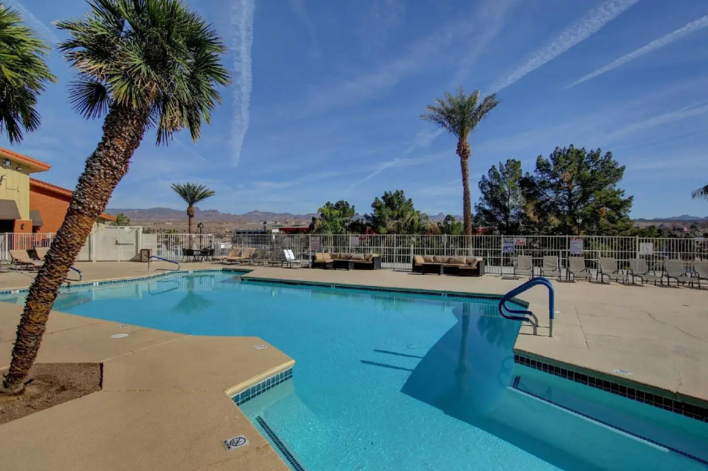 Laughlin River Lodge