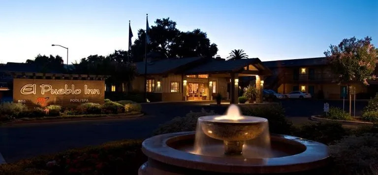 El Pueblo Inn